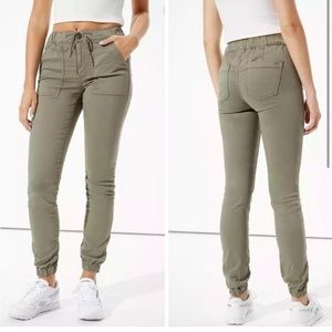 American Eagle AE High-Waisted
Jegging Stretch Jogger Army Green - size 16 SHORT